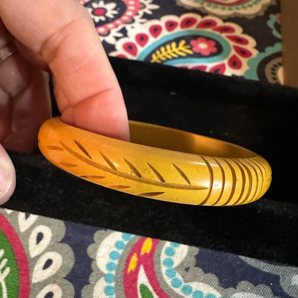 Yellow Carved Bakelite Bangle - image 1